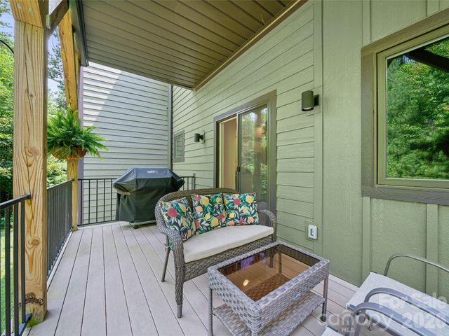 35 Macallan Lane, Asheville, NC 28805