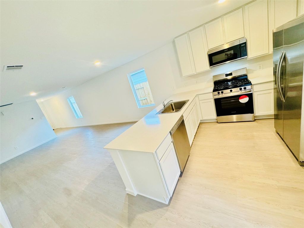 Image 2 of property listing at 22784 Hackberry Leaf Drive, New Caney, TX 77537