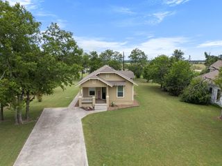 804 E Michalk ST, Thorndale, TX 76577