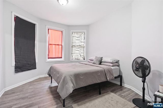 647 19th Street, Newark, NJ 07103