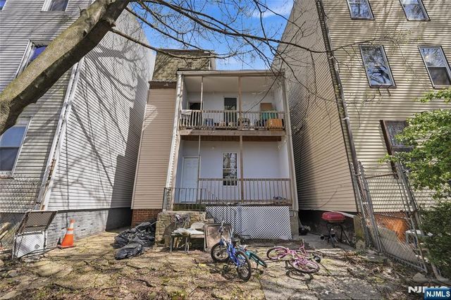 647 19th Street, Newark, NJ 07103