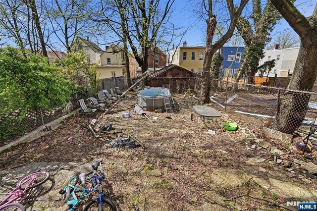 647 19th Street, Newark, NJ 07103