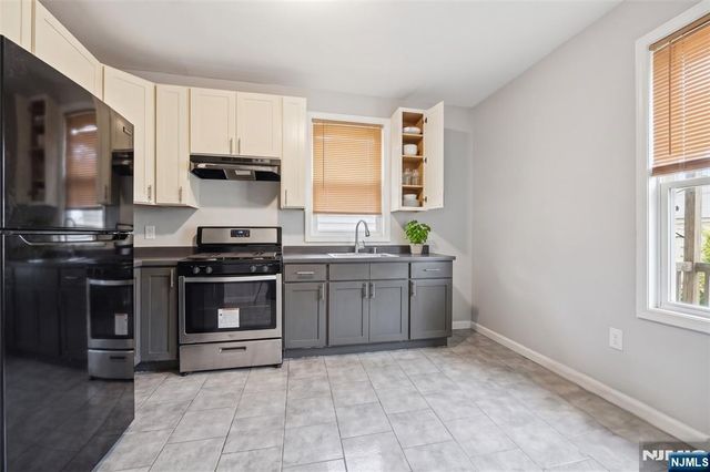 647 19th Street, Newark, NJ 07103