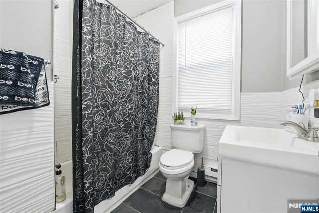 647 19th Street, Newark, NJ 07103