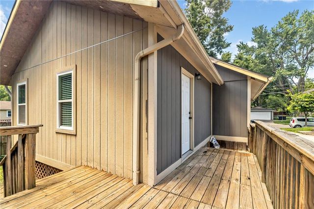 615 W 77th Street, Kansas City, MO 64114