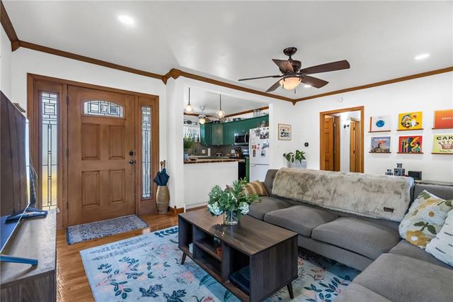 615 W 77th Street, Kansas City, MO 64114
