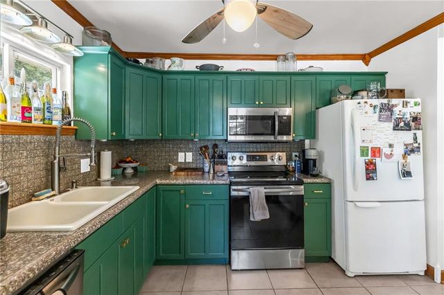 615 W 77th Street, Kansas City, MO 64114
