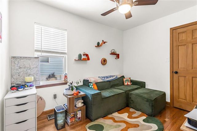 615 W 77th Street, Kansas City, MO 64114
