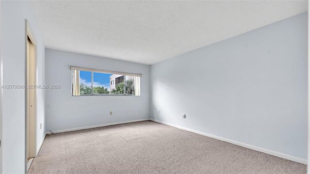 8500 SW 133rd Ave Road 302, Miami, FL 33183