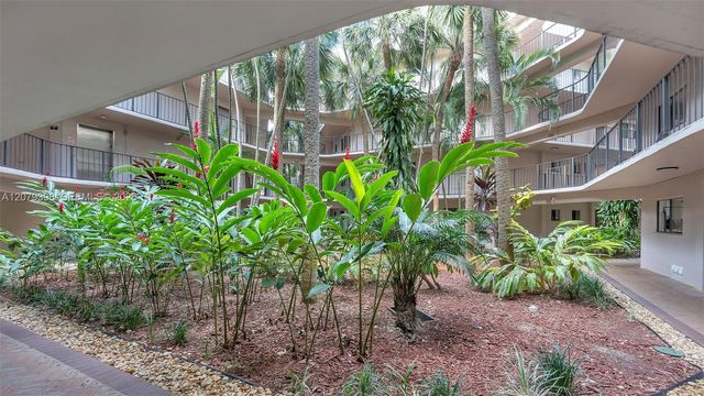 8500 SW 133rd Ave Road 302, Miami, FL 33183