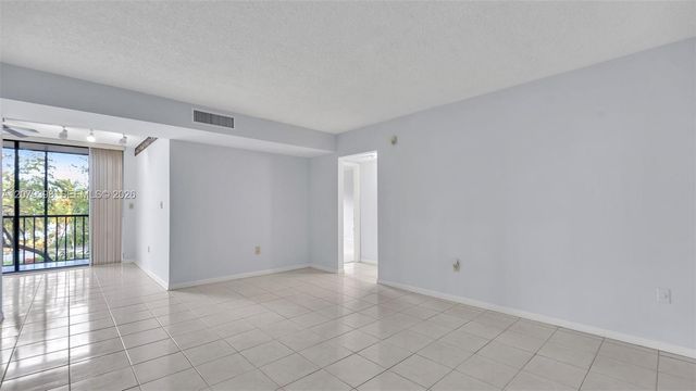 8500 SW 133rd Ave Road 302, Miami, FL 33183