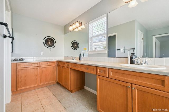 4144 S Liverpool Way, Aurora, CO 80013