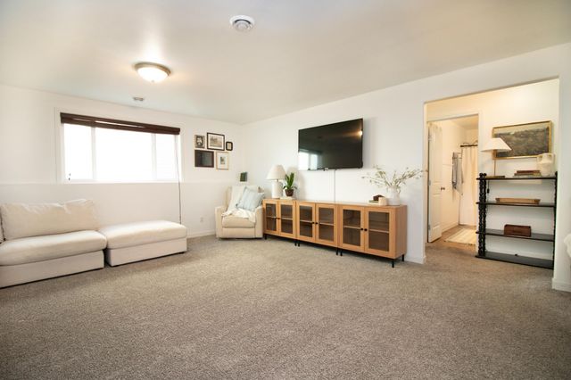 6065 60 Avenue S, Fargo, ND 58104