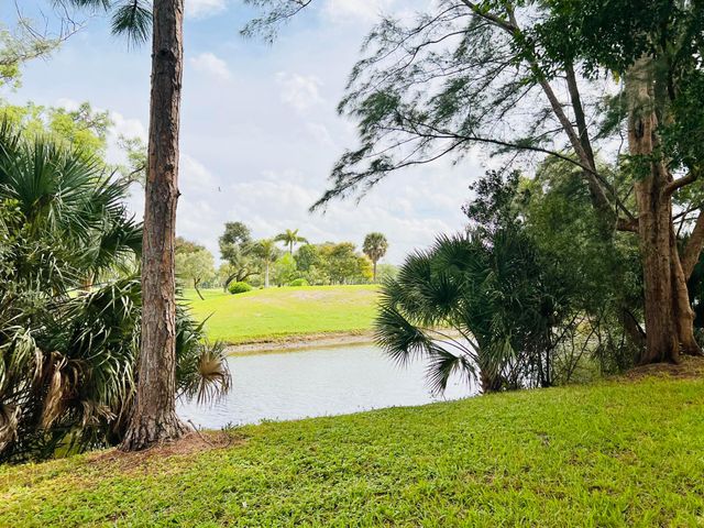 1407 E Lakeview Dr Drive E, Royal Palm Beach, FL 33411