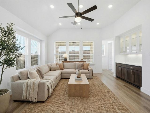 1701 Pelham Drive, Aubrey, TX 76227