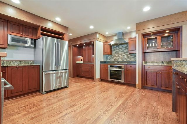 202 Sanderlin Mountain Drive N, Big Canoe, GA 30143