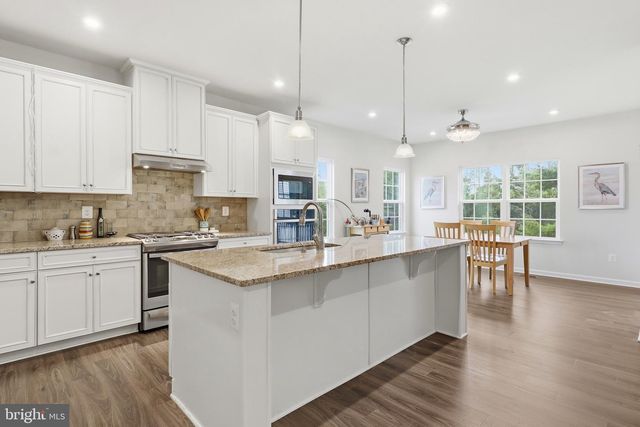 1013 PIN OAK LN, York, PA 17403