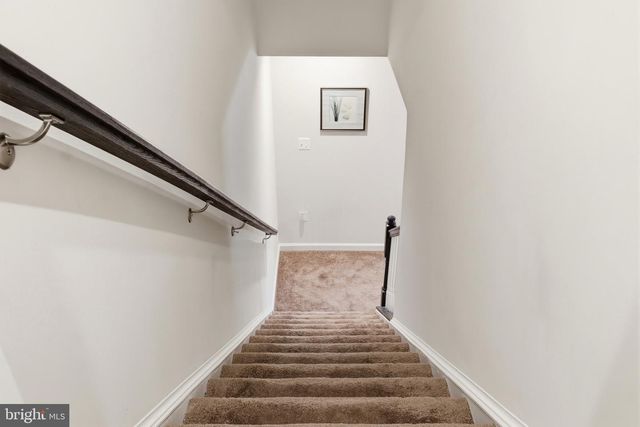 1013 PIN OAK LN, York, PA 17403