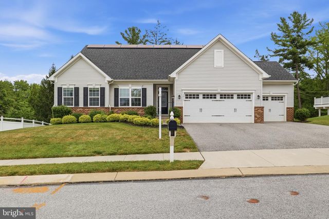 1013 PIN OAK LN, York, PA 17403
