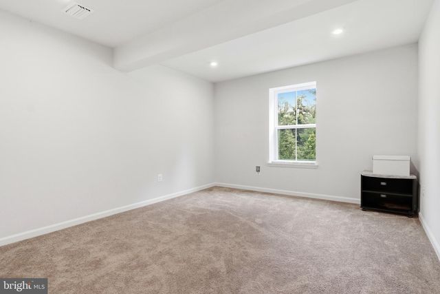 1013 PIN OAK LN, York, PA 17403