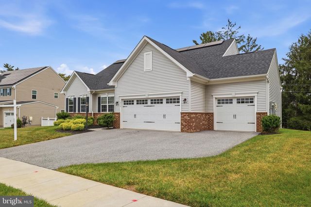 1013 PIN OAK LN, York, PA 17403