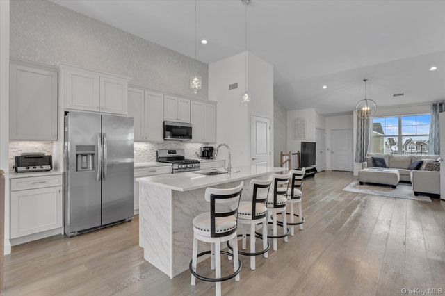 278 Silver Timber Drive, Yaphank, NY 11980