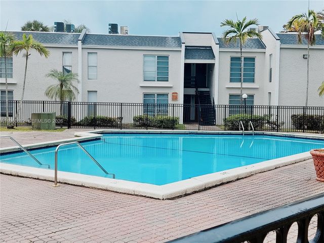 4433 Treehouse Ln A, Tamarac, FL 33319