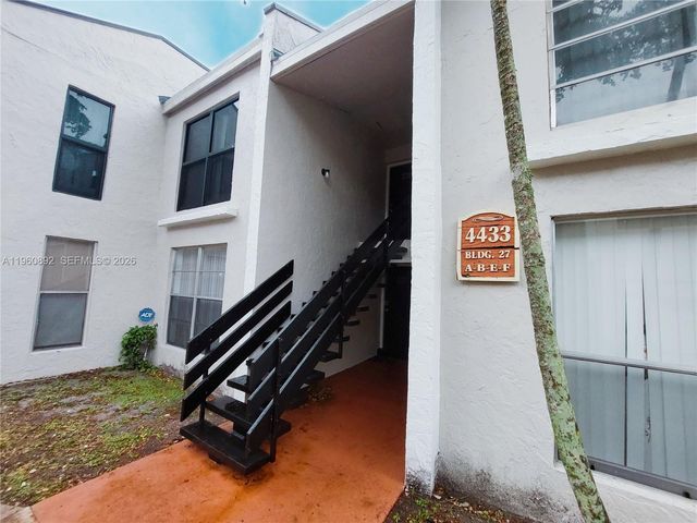 4433 Treehouse Ln A, Tamarac, FL 33319