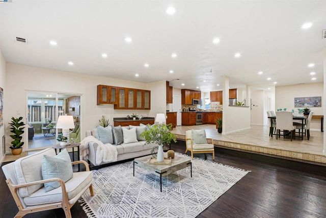 6179 Tourraine Dr, Newark, CA 94560