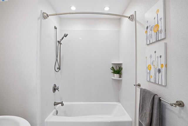 6179 Tourraine Dr, Newark, CA 94560