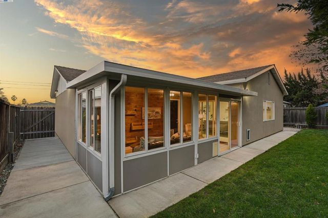 6179 Tourraine Dr, Newark, CA 94560