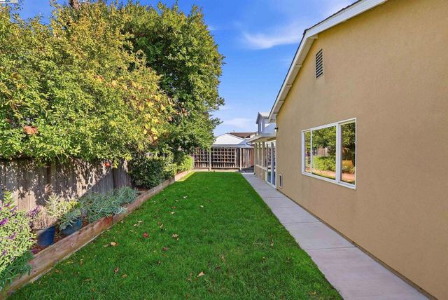 6179 Tourraine Dr, Newark, CA 94560