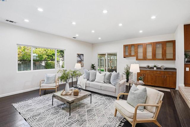 6179 Tourraine Dr, Newark, CA 94560