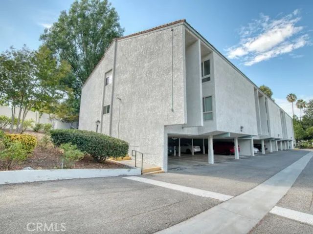23677 Park Capri 20, Calabasas, CA 91302
