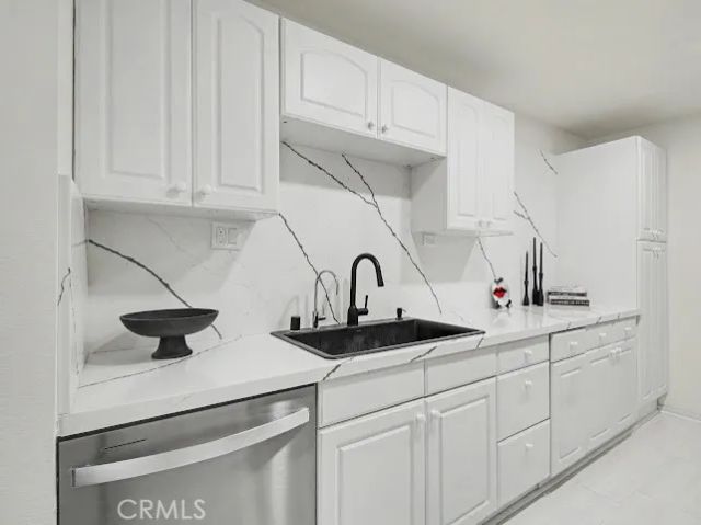 23677 Park Capri 20, Calabasas, CA 91302