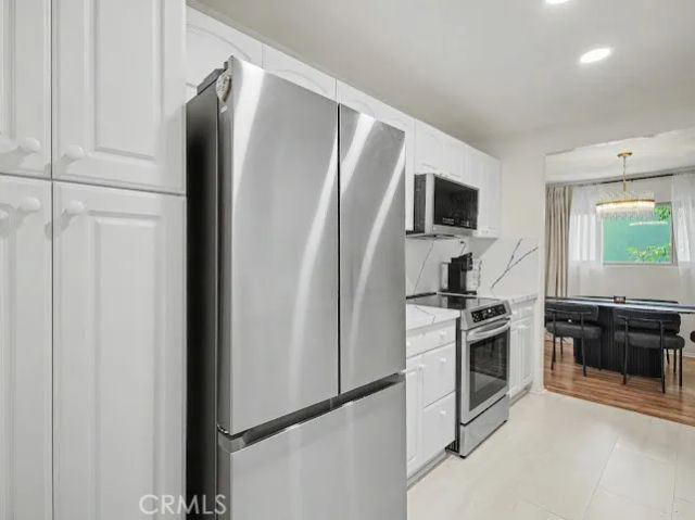 23677 Park Capri 20, Calabasas, CA 91302