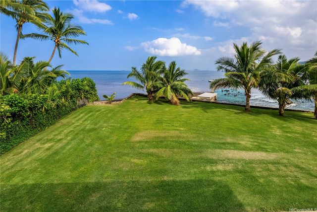 47-711 Kamehameha Highway 2, Kaneohe, HI 96744