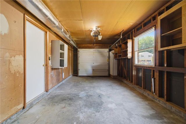 34 Southwind DR, Hampton, VA 23669
