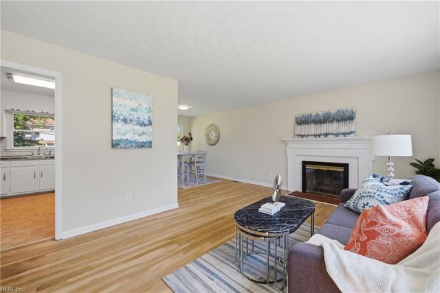 34 Southwind DR, Hampton, VA 23669
