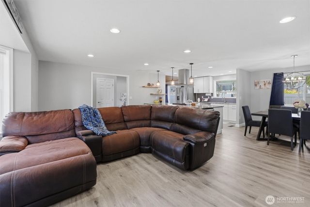 390 Cambrae Drive, Camano Island, WA 98282