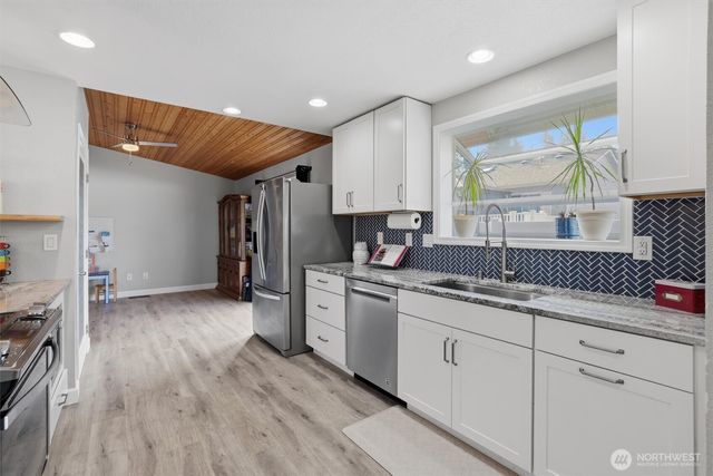 390 Cambrae Drive, Camano Island, WA 98282
