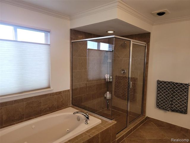 55958 Ashbrooke Drive, Utica, MI 48316