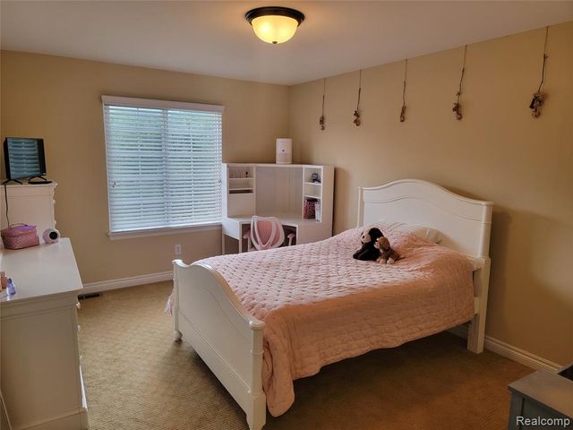 55958 Ashbrooke Drive, Utica, MI 48316