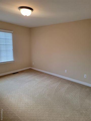 55958 Ashbrooke Drive, Utica, MI 48316