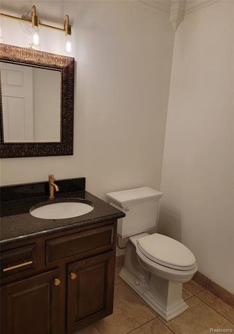 55958 Ashbrooke Drive, Utica, MI 48316