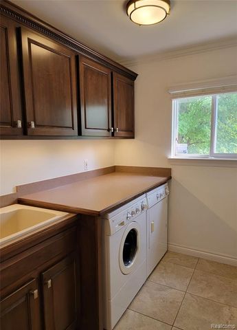 55958 Ashbrooke Drive, Utica, MI 48316
