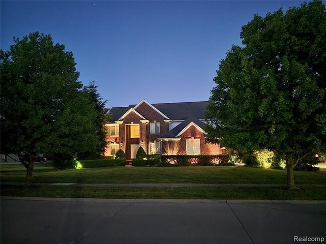 55958 Ashbrooke Drive, Utica, MI 48316