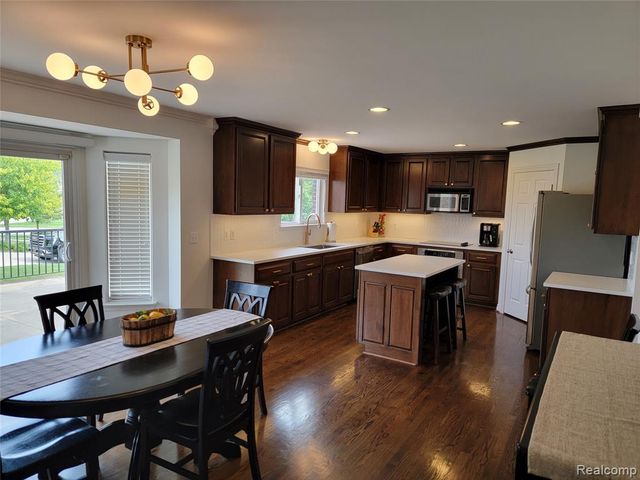 55958 Ashbrooke Drive, Utica, MI 48316
