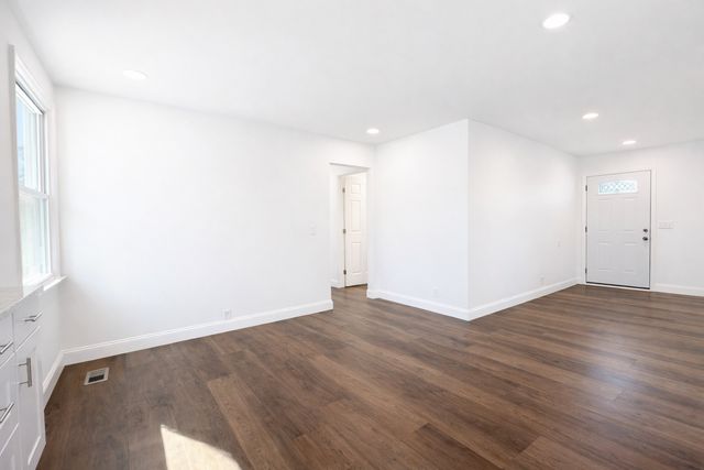 135 Dana Dr, Hendersonville, TN 37075