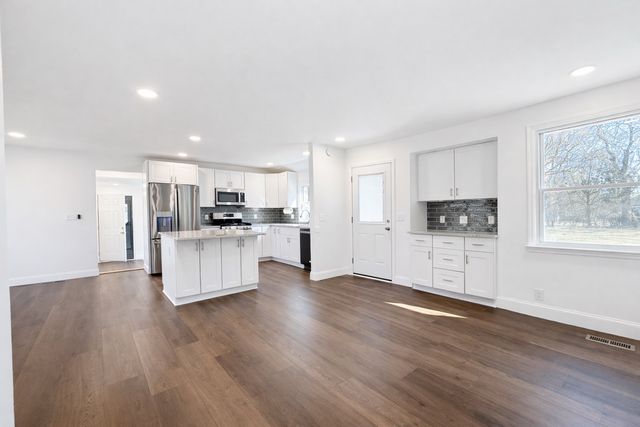 135 Dana Dr, Hendersonville, TN 37075